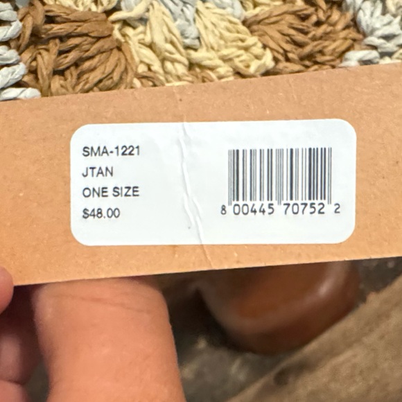 Steve Madden crochet hat - Picture 3 of 4